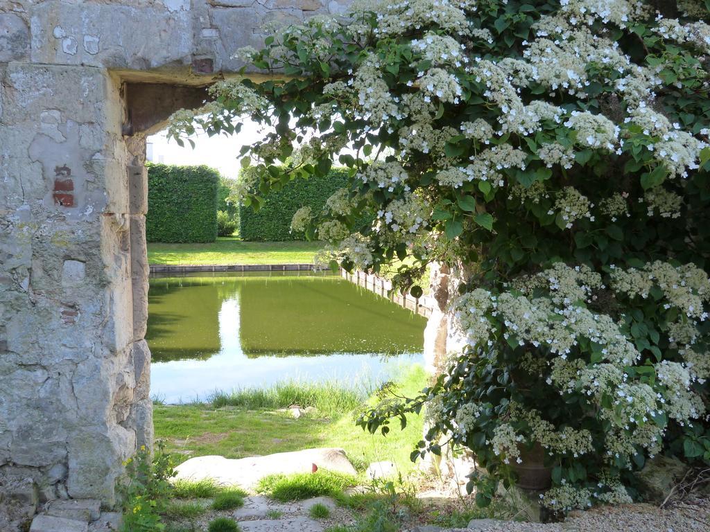 Manoir Du Plessis Au Bois Bed & Breakfast Vauciennes  Exterior photo