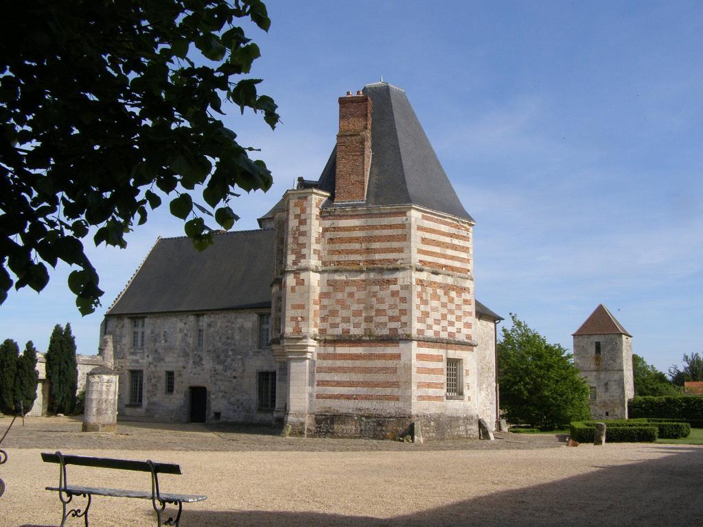 Manoir Du Plessis Au Bois Bed & Breakfast Vauciennes  Exterior photo
