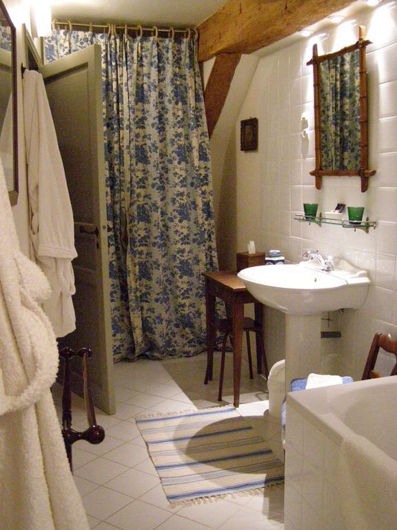Manoir Du Plessis Au Bois Bed & Breakfast Vauciennes  Room photo