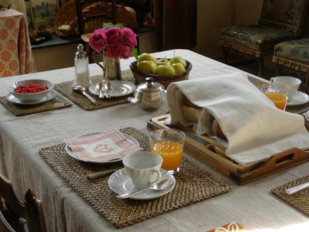 Manoir Du Plessis Au Bois Bed & Breakfast Vauciennes  Exterior photo