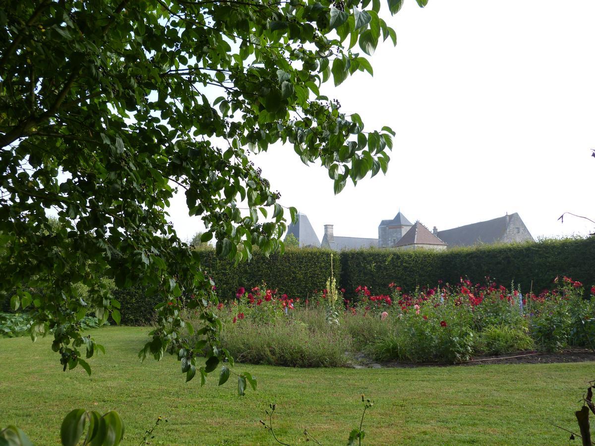 Manoir Du Plessis Au Bois Bed & Breakfast Vauciennes  Exterior photo