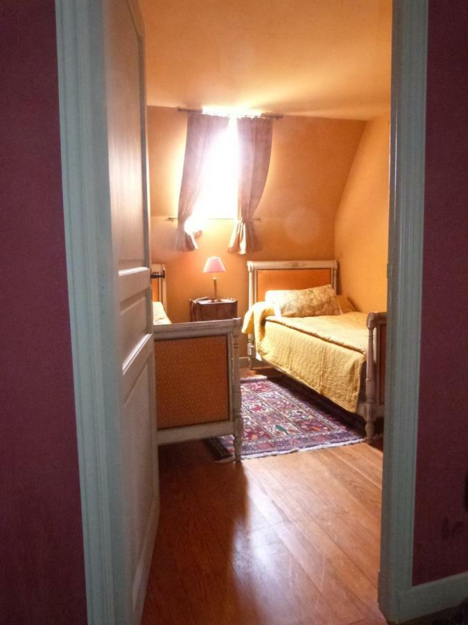 Manoir Du Plessis Au Bois Bed & Breakfast Vauciennes  Exterior photo